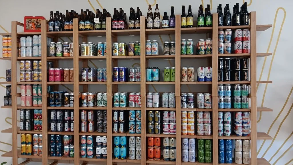 Discover the best places in 2025 to buy non-alcoholic drinks.